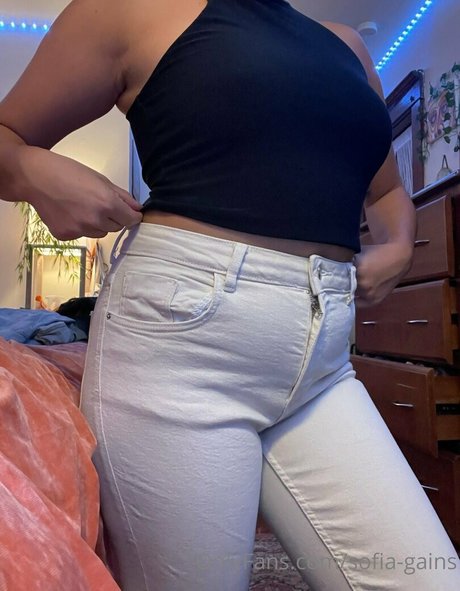 sofia gains pornographic model pictures