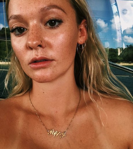 Poppyy Hopson nude pornstar galleries