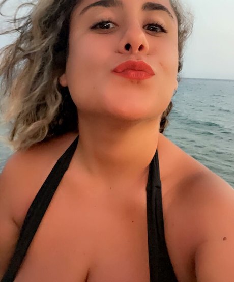 Lia Grimmie adult model pics