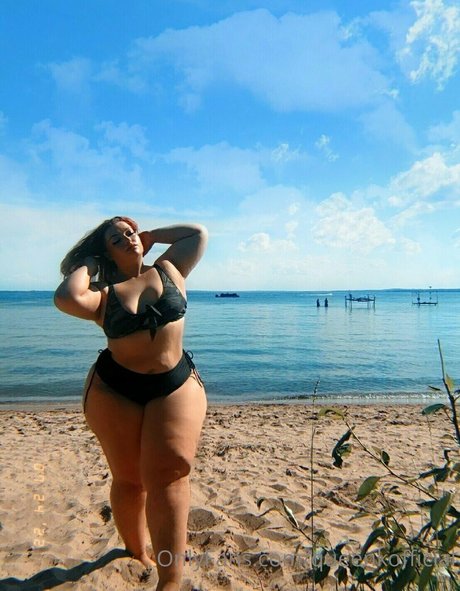 queenkofficial star sexy pic