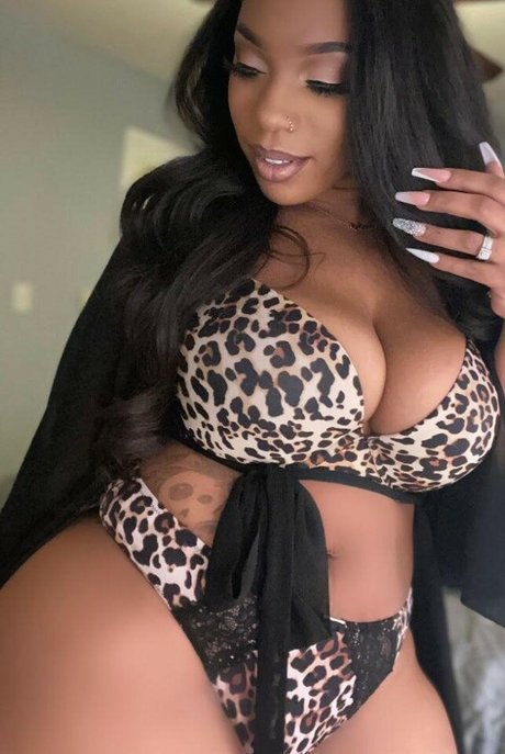 TheeMsRobinson pornstar hd pics