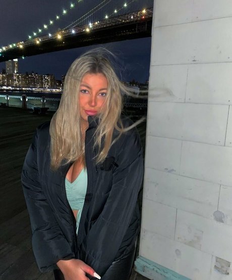 meakelena star pornographic photo