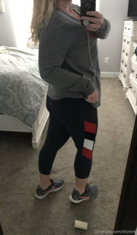 lilsmirk high quality model pic