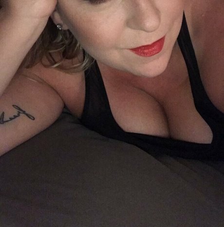 lilsmirk model image