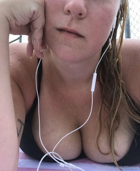 lilsmirk sexy actress gallery