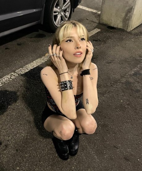 Ohkailno model nude images