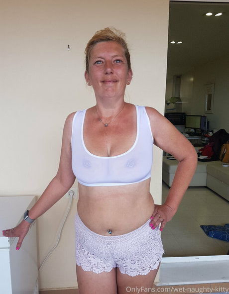 wet naughty kitty sex star img
