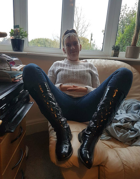 wet naughty kitty naked star pictures