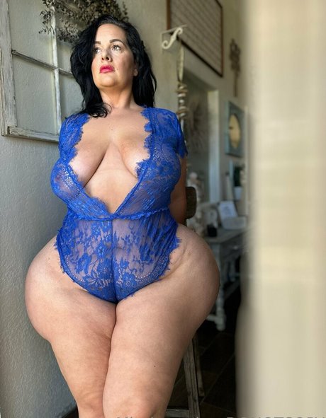 misshourglass sexy model picture