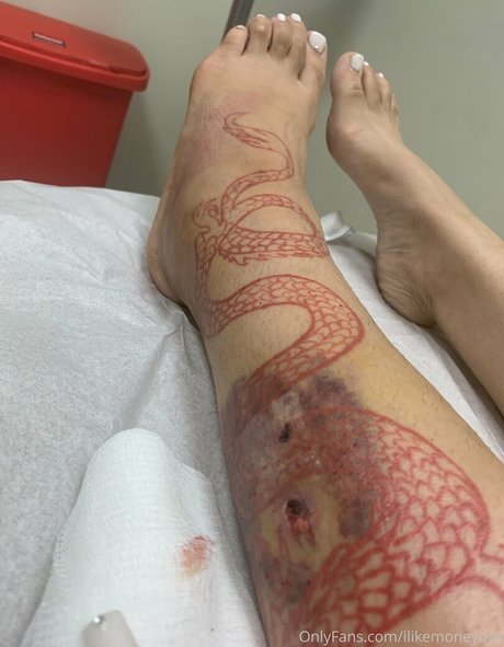 ilikemoneybye pornstar hd picture