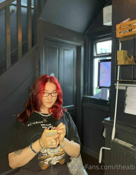 thealb model exclusive pic