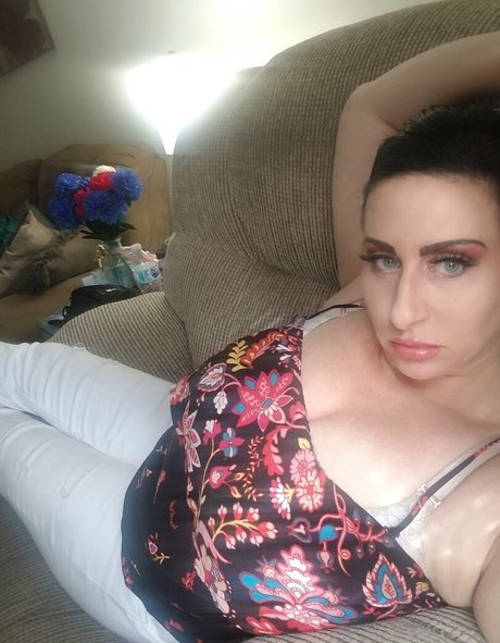 kittylee model naked photos