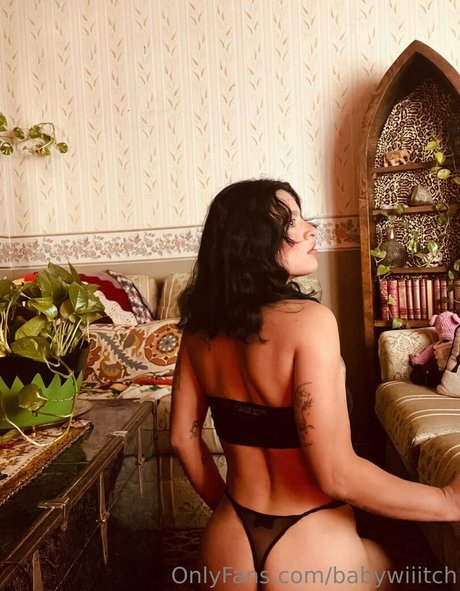 babywiiitch model nude images