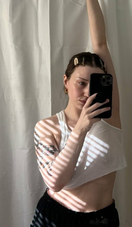 yyentaa pretty pornstar photos