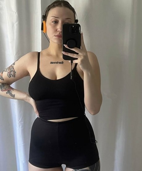 yyentaa pornstar pretty photos