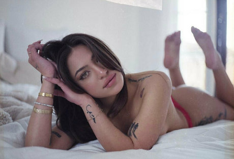 skyelia pretty model photos