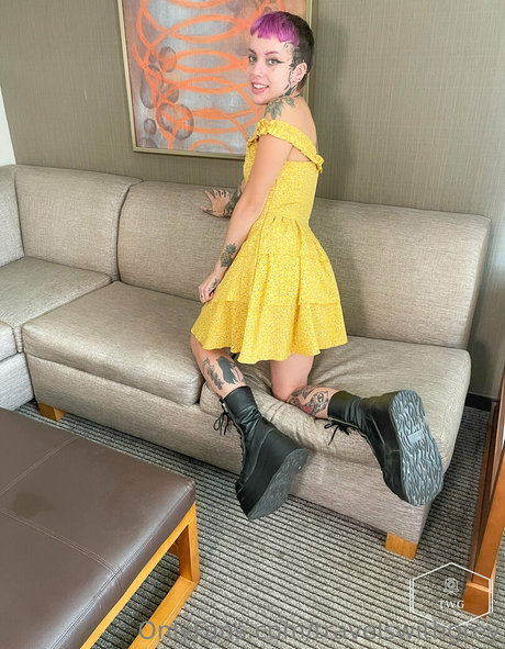 travelswithgrey model xxx pictures