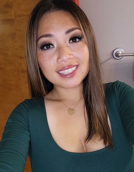 Jee Yung pornstar top pictures