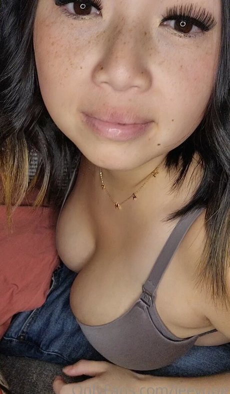 Jee Yung adult star photo