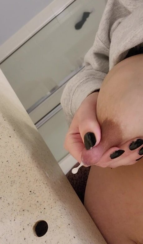 Jee Yung model free pictures