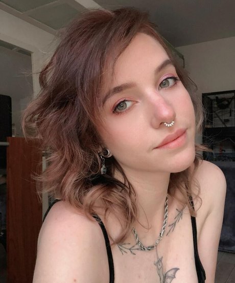 Xailurus pretty model photo