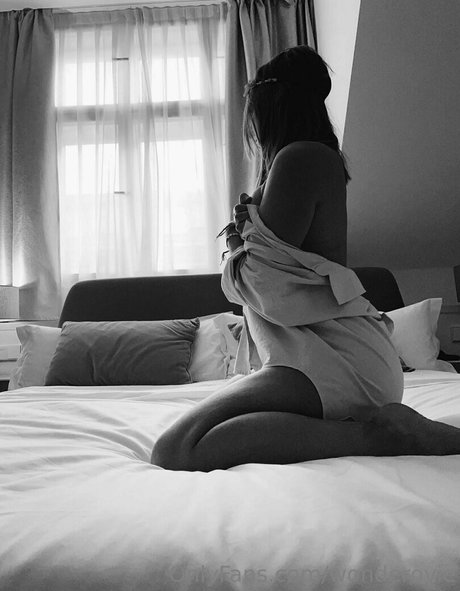 wonderovie pornstar exclusive image