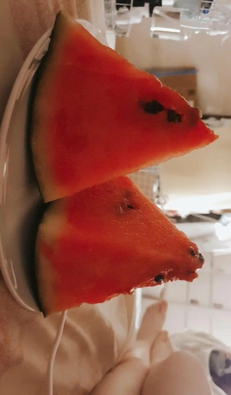 Tsuruko The Alien model pic