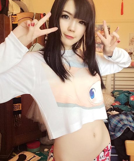 Tsuruko The Alien star top picture