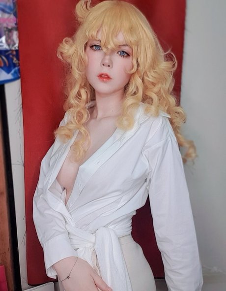 Tsuruko The Alien beautiful actress pic