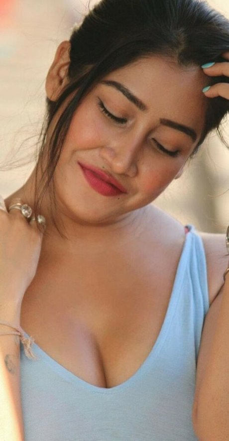 Sofia Ansari sexy star pics