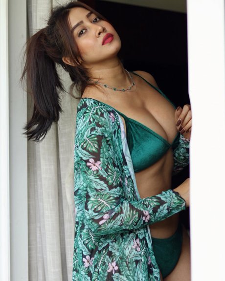 Sofia Ansari pretty actress archive