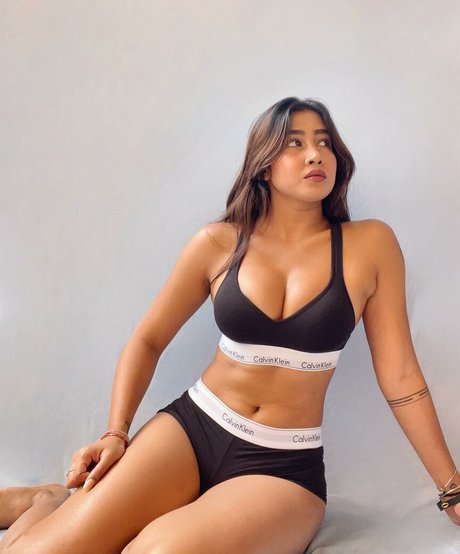 Sofia Ansari exclusive actress pictures