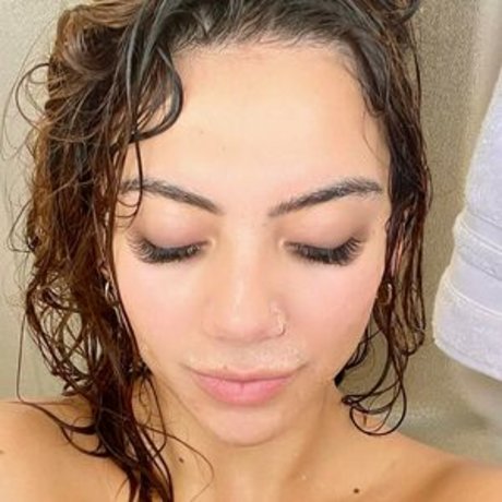 kypeachess adult actress picture