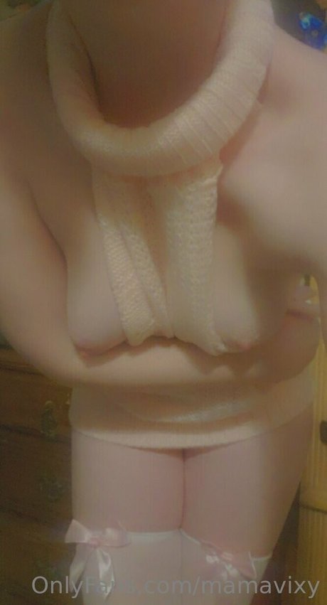 mamavixy star naked gallery