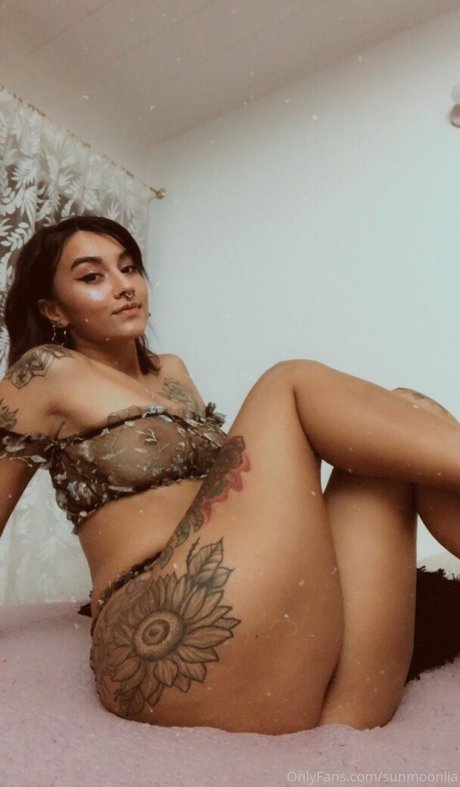 sunmoonlia pornstar hd gallery