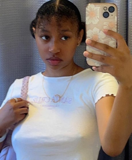 CallmeCoconasty pretty pornstar image