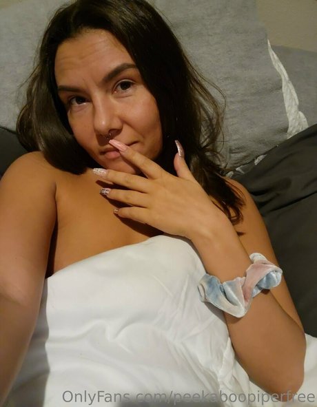 peekaboopiperfree erotic star galleries