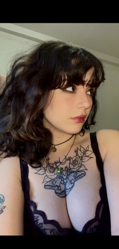 Lilkittymoon1 sexy actress pictures