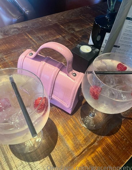 gracemooretv model nude pictures