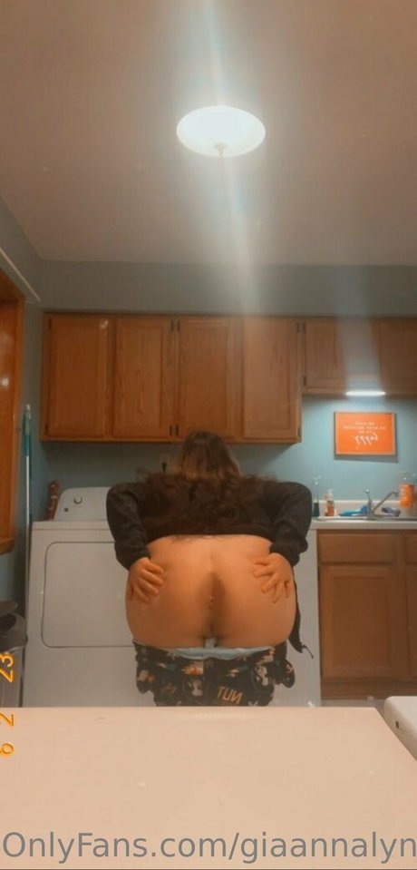 giaannalynne naked pornstar image