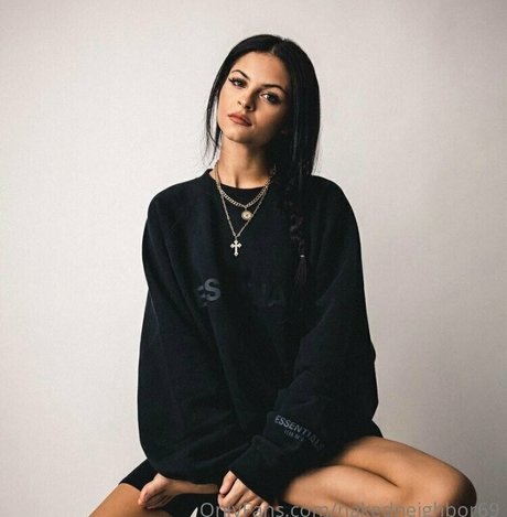 kendrathomas18 art star pictures