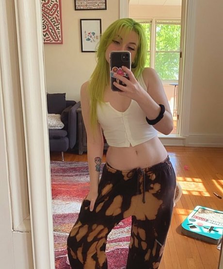 Ghoulrunnings star erotic images