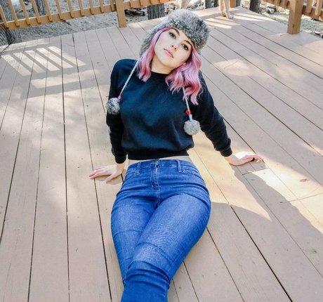 KatyRose9 nude model pic