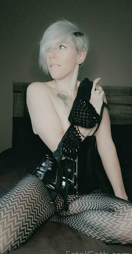 fatalgothfree best model photo