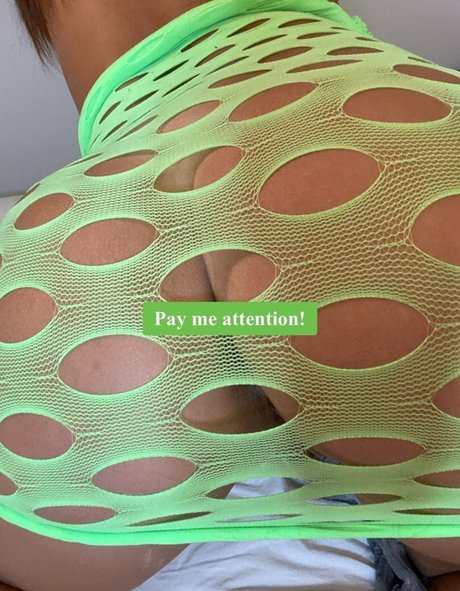 Notbadforagirl model pornographic photos