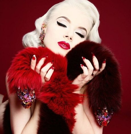 officiallymosh pretty pornstar pics