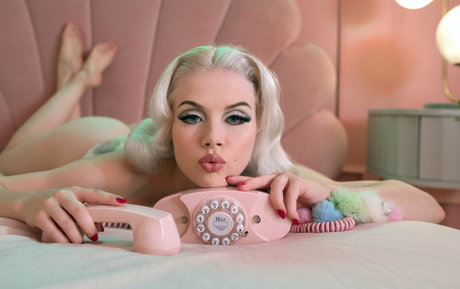 officiallymosh star pornographic photo