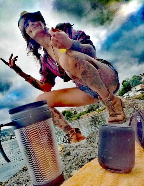 enyanabrisa pornstar exclusive images