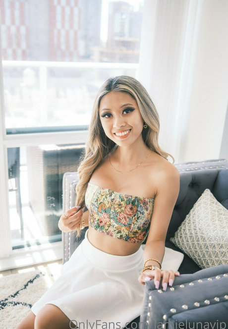 JamieLunaVip star nude photos