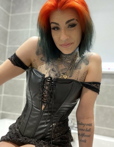 dee louisexxx perfect model gallery